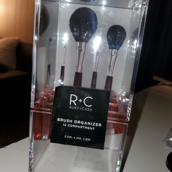 Makeup Brush Organizer / Display case - Picture 7 of 7